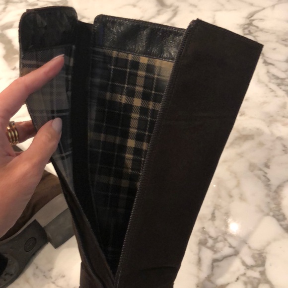 Aquatalia Unicorn brown $475 suede boot 10 - Picture 4 of 8